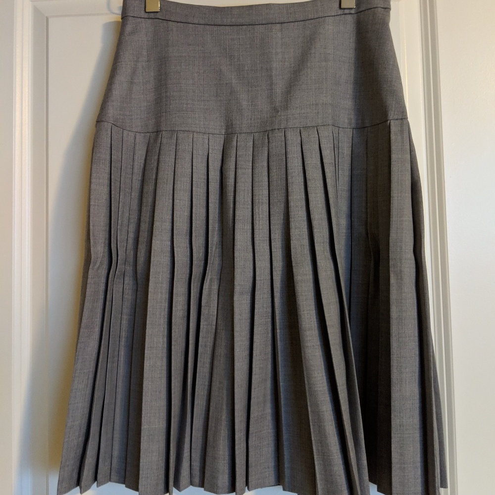 Pleated skirt